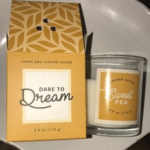 NWT Scented Candle in Sweet Pea with Message:Dream